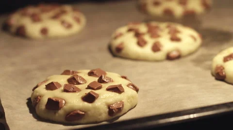 Time lapse - Chocolate Cookies Baking in the Oven Vidéo 57670389