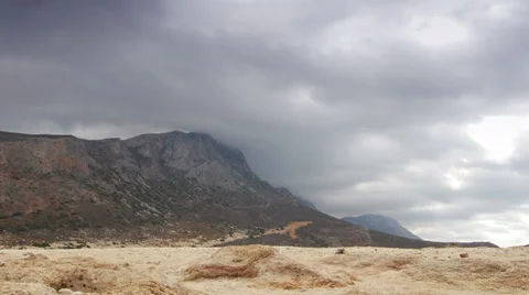 Time lapse clip of clouds on the mountain top 스톡 동영상 31443618