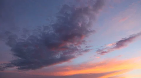 Time lapse clip of fluffy clouds over sunset sky. Beautiful cloudscape Video stock 68208518