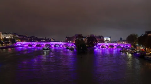 Time lapse clip of the Pont Neuf Bridge in Paris Stock-Footage 321484642