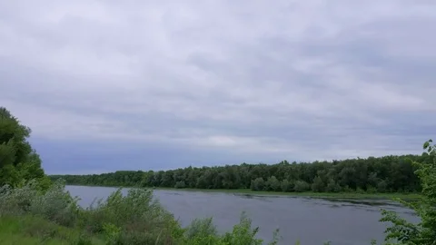 Time lapse clip of river and clouds 動画素材 83108922