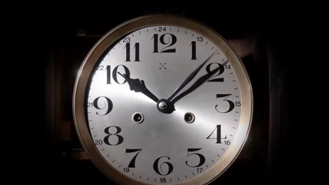 Time lapse clock wall zoom out in time flow concept. 4k watch arrows rotate.. Video stock 272760982