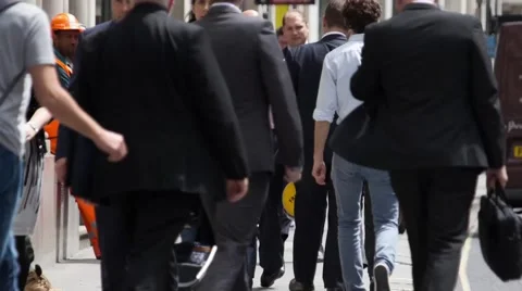Time Lapse of close up of crowd of office workers passing in Central London Vídeos de archivo 64884588
