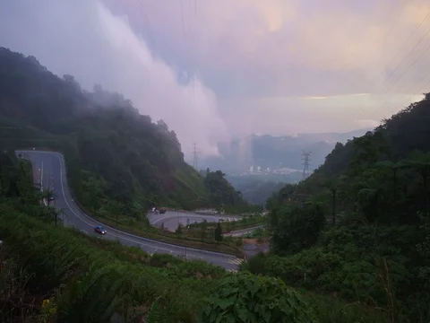 Time Lapse Cloud and car moving downhill Video stock 72354668