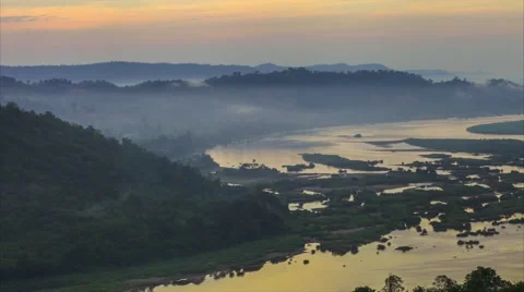 Time-lapse cloud dancing above the river in Thailand. Stock Footage 51249519