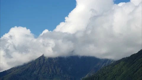 Time Lapse of cloud flowing on mountain. Sochi, Russia Vidéo 146647809