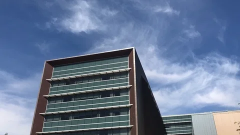 Time Lapse Cloud Moving Over Building IMG 7487 스톡 동영상 90147067