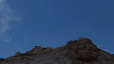 Time lapse of cloud over the majestic monastery of mulbekh in ladakh Vídeo Stock 121962155