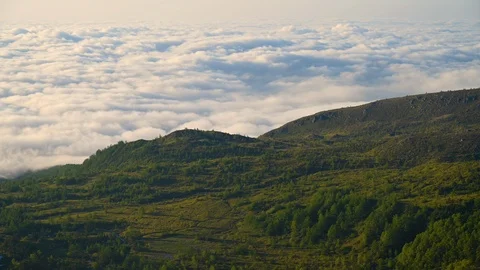 Time lapse of cloud over Mount Kusatsu-Shirane Video stock 111933961