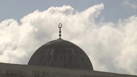Time-lapse of clouds above Al Aqsa Mosque in Jerusalem Stock Footage 86759288