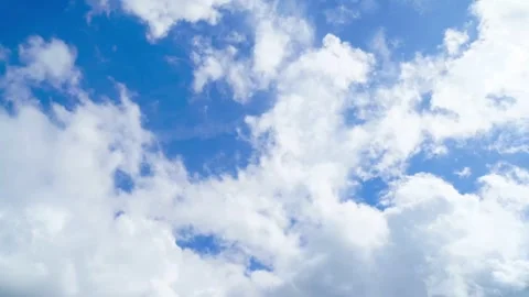 Time lapse  clouds and blue sunny sky Video stock 283832398