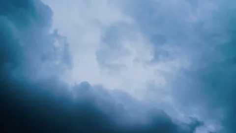 Time lapse  clouds and blue sunny sky Video stock 285314055