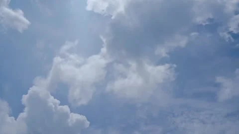 Time lapse  clouds and blue sunny sky Vídeos de archivo 285314971