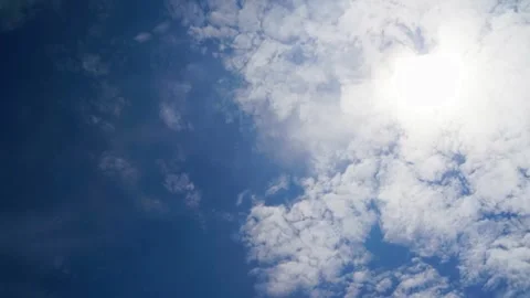 Time lapse  clouds and blue sunny sky Vídeos de archivo 285314972