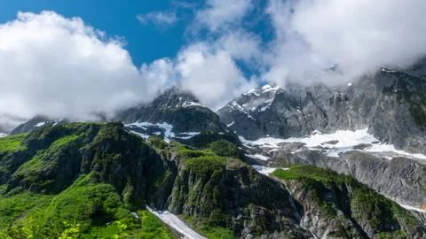 Time lapse clouds churning over Mt. Johannesburg North Cascades Видео 329639290