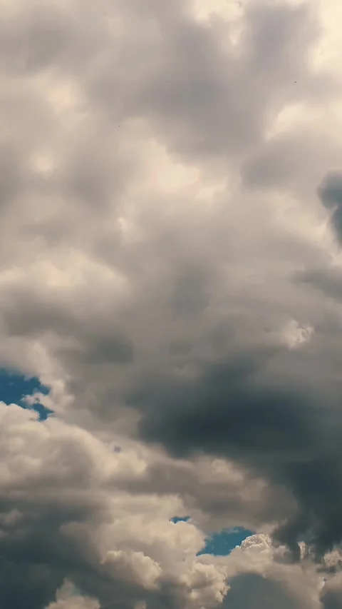 Time-lapse. clouds. Cumulus clouds. cloudscape. Puffy fluffy white clouds are Stock Footage 313799742