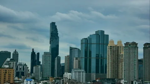 Time lapse of clouds dark sky and cloudy moving over the Bangkok skyline Stock Footage 176669252