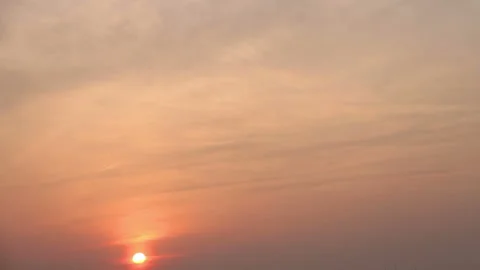 Time-lapse of Clouds at Dusk 스톡 동영상 327606208