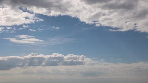 Time lapse clouds flying fast in beautiful sunlight 스톡 동영상 160861592