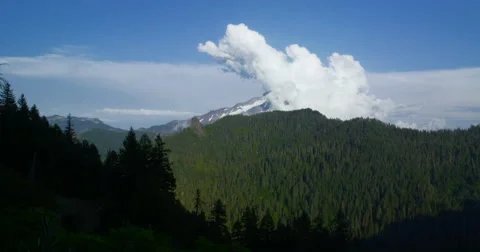 Time lapse of clouds forming over Mt. Jefferson, Oregon Cascades Stock Footage 60965866