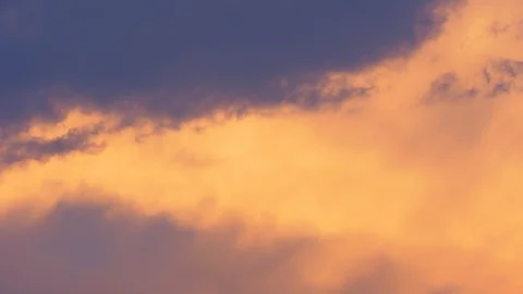 Time lapse clouds motion on summer sky season  動画素材 129581772