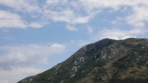 Time lapse  of clouds on the mountain top Stock Footage 115826804