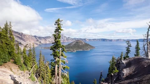 Time lapse of clouds moving above Crater Lake in Oregon 스톡 동영상 295962995