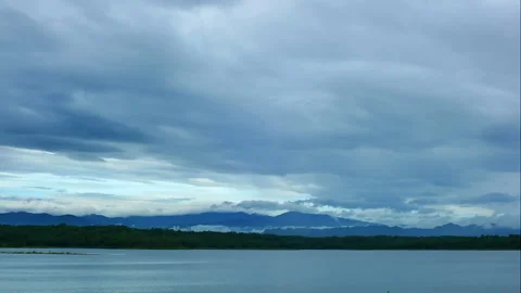 Time Lapse of the clouds moving across the sky above Video stock 202625341