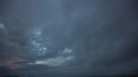 Time lapse, clouds moving ominously overhead. Vídeos de archivo 49359920