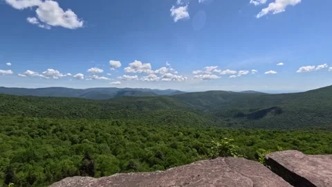 Time Lapse of Clouds Moving Over Mountains at Giant Ledge Catskills NY 스톡 동영상 336555681