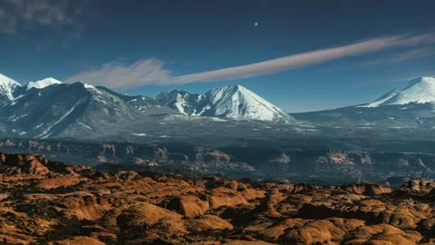 Time lapse of clouds moving over Delicate Arch in Arches National Park, Utah Stock Footage 344451514