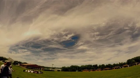 Time lapse Clouds over field Stockbeeldmateriaal 41832482