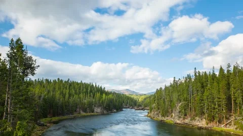 Time lapse of the clouds over the landscape of Yellowstone Video stock 196781712