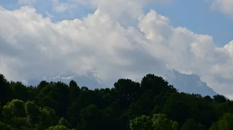 Time lapse with clouds over mountain ridge Video stock 65376590