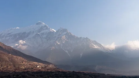 Time lapse of clouds over mountain Dhaulagiri in the himalaya Nepal Video stock 258425408
