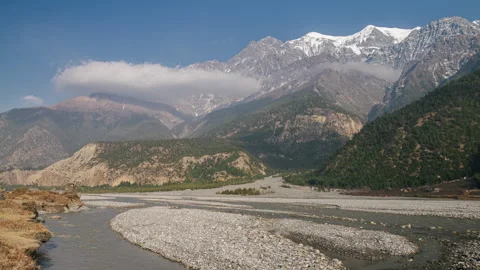 Time lapse of clouds over mountains in the Nepal himalayas Video stock 258425745