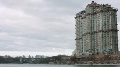 Time-lapse of Clouds Over the Skyscraper and Moscow River [4K] Video stock 329533531