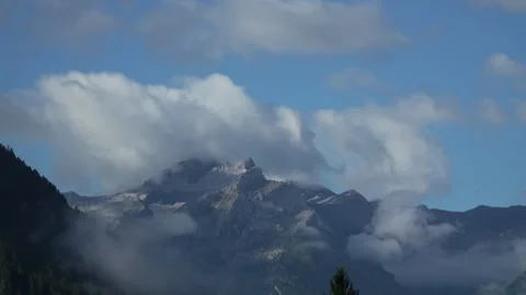 Time Lapse of Clouds Over Swiss Alps Mountains in 4K 스톡 동영상 315212079