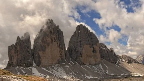 Time lapse clouds over three peaks dolomites Vidéo 76651995