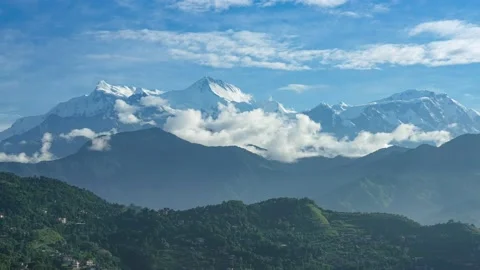 Time-lapse of Clouds Rolling Over Annapurna Mountain Vídeo Stock 134582333