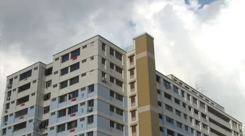 Time Lapse of clouds rolling by at Singapore apartments Video stock 35407635