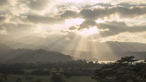 Time Lapse: Clouds, Shadow, Beams of Sun Moving Across Kauai Ocean, Mountains 4K Vidéo 72732747