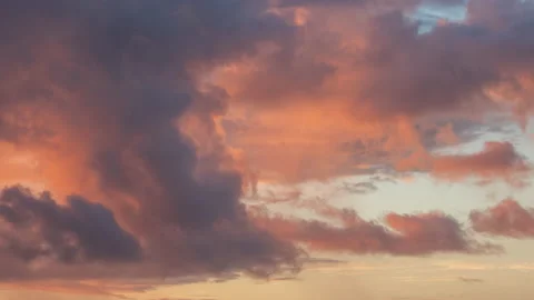 Time lapse of clouds at sunrise in Hawaii. Stock Footage 211516336