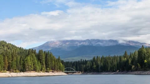 Time lapse of clouds surrounding Mount Shasta in California Stock Footage 283691436