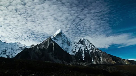 Time lapse of cloudscape and snowcapped Ama Dablam mountain, Chukkhung, Nepal Video stock 62387871