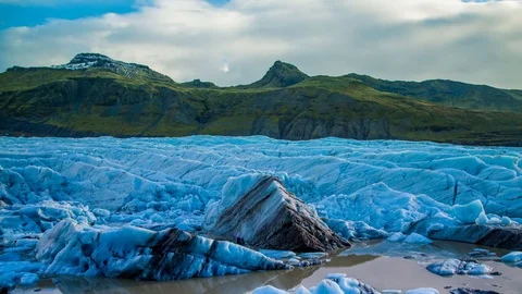 Time Lapse - Cloudscape Moving Over Glacier and Mountains in Iceland Video stock 80625381