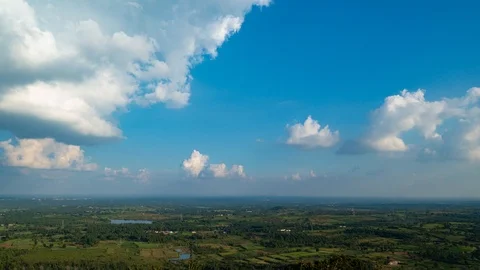 Time lapse of a cloudscape  from the top of a mountain, India 動画素材 120768580