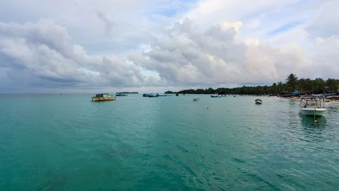 Time-lapse of cloudy cloud at Mantanani Island sabah, Borneo Stock Footage 87273935