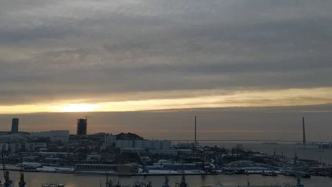 Time lapse of cloudy dawn over Diomede Bay 库存影片 120426707