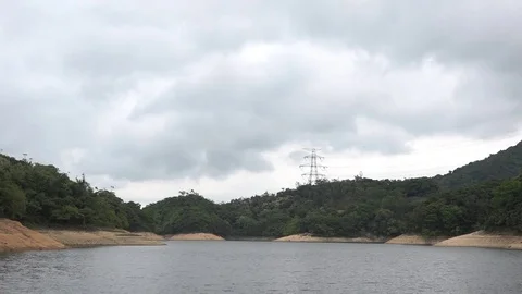 Time lapse of the cloudy day at reservoir Video stock 81035256